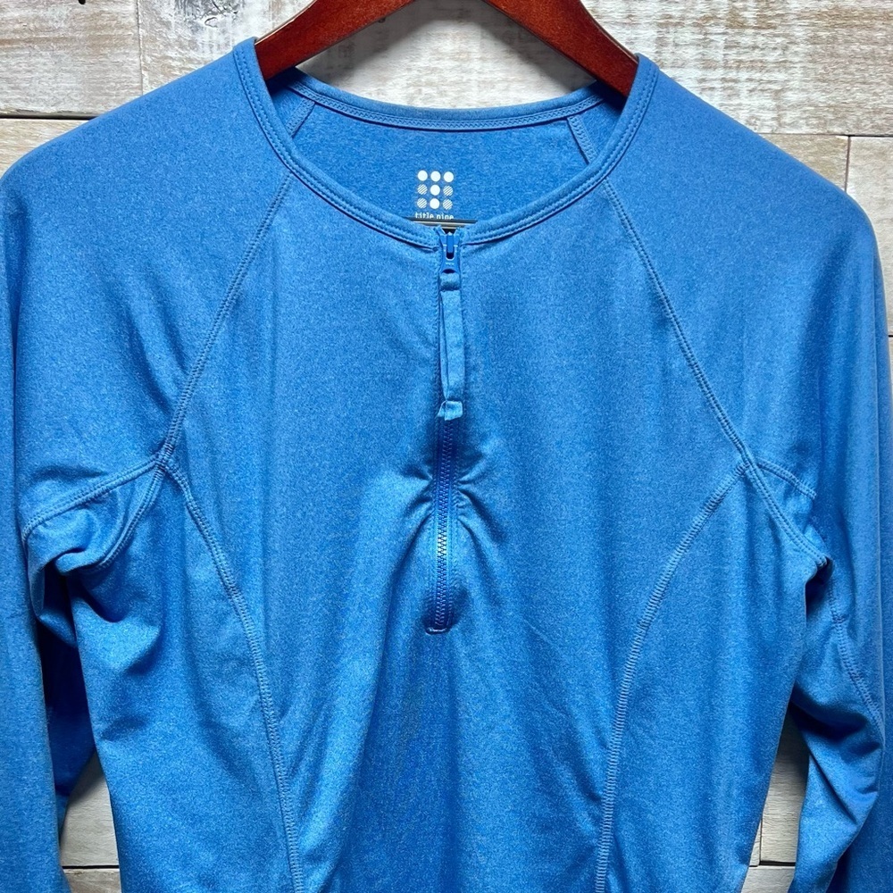 Title Nine Top Womens Medium Blue 1/4 Zip Sunbuster 2.0 Long Sleeve Hiking - Picture 2 of 11